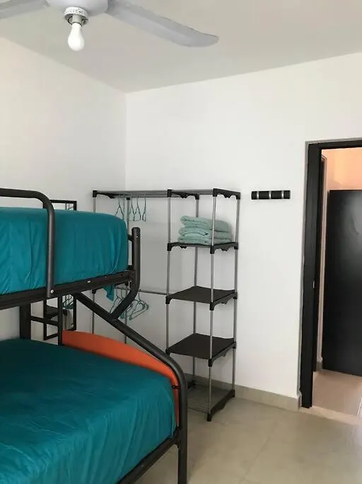 Casa En Playa Del Carmen Albercas Estacionamientos Villa