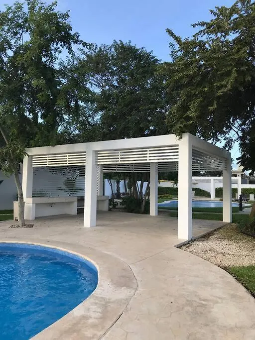 Casa En Playa Del Carmen Albercas Estacionamientos Villa