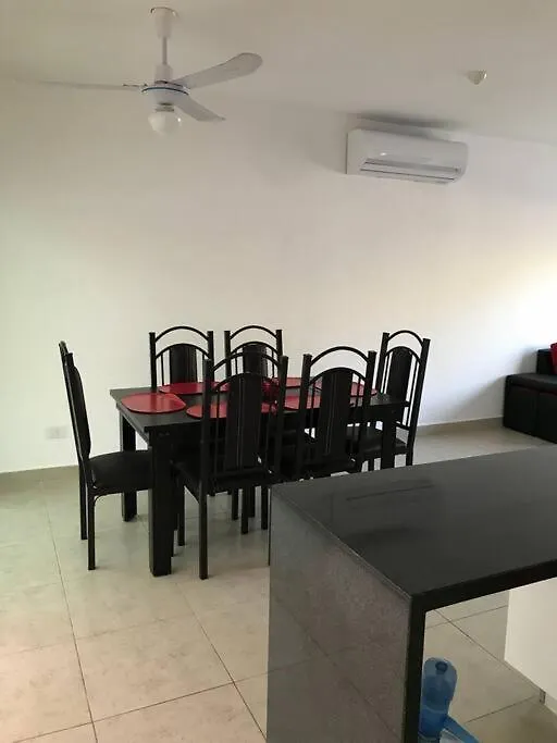 Casa En Playa Del Carmen Albercas Estacionamientos Villa