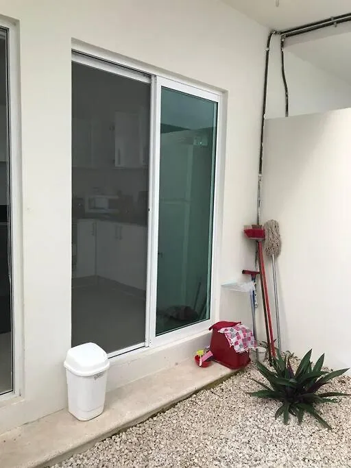 Casa En Playa Del Carmen Albercas Estacionamientos Villa Holiday home